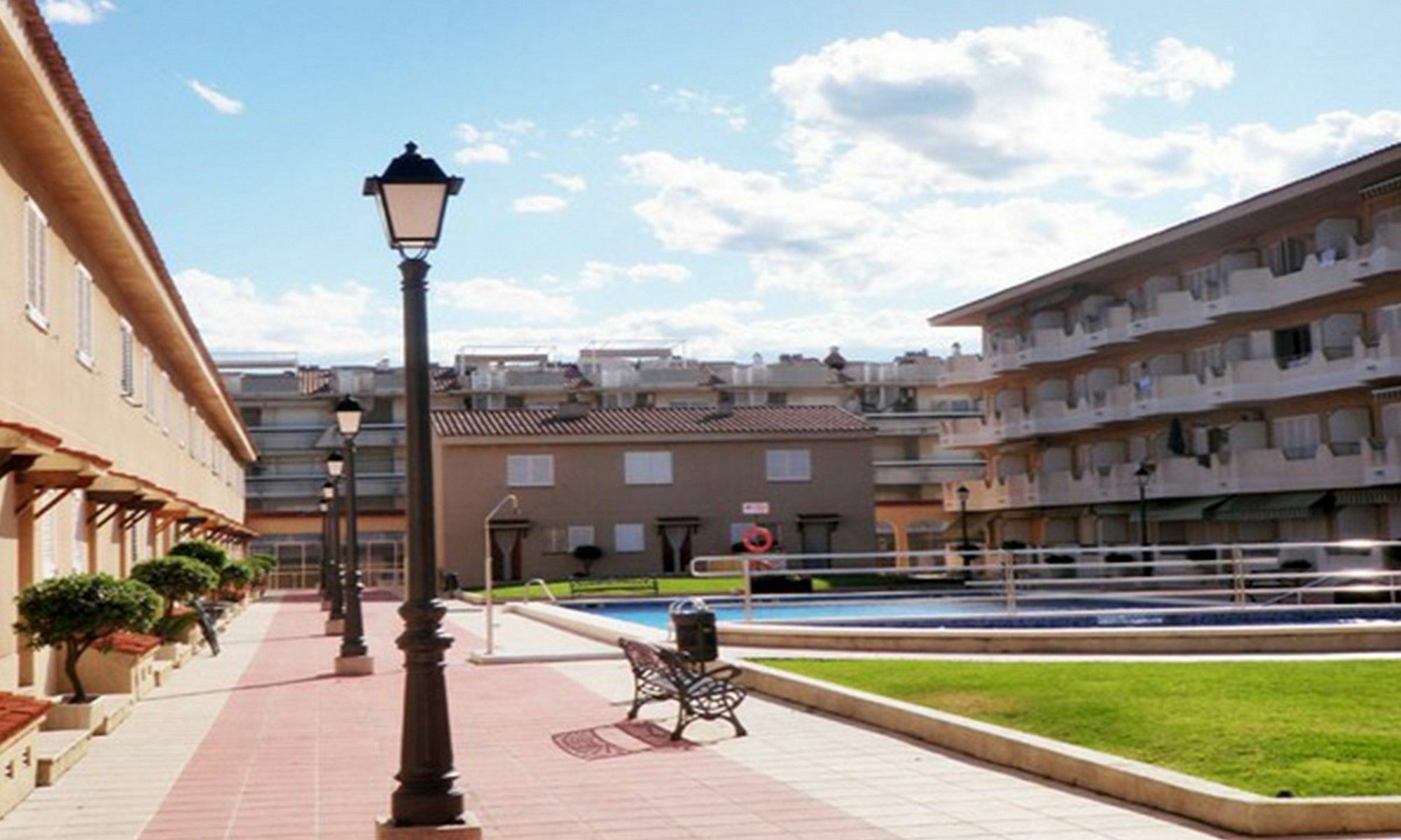 Apartsalou Cambrils Jupiter Buitenkant foto